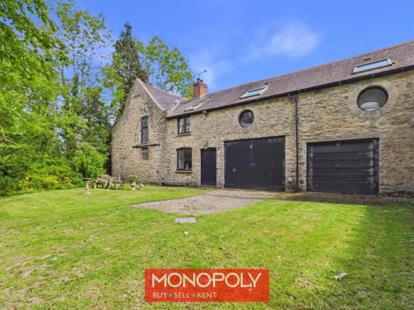 1 bed property, in Segrwyd Hall, £275,000