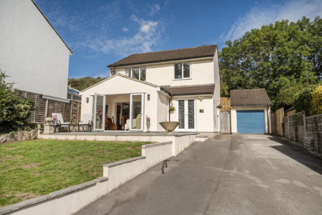 3 bed property, in Station Road, £395,000