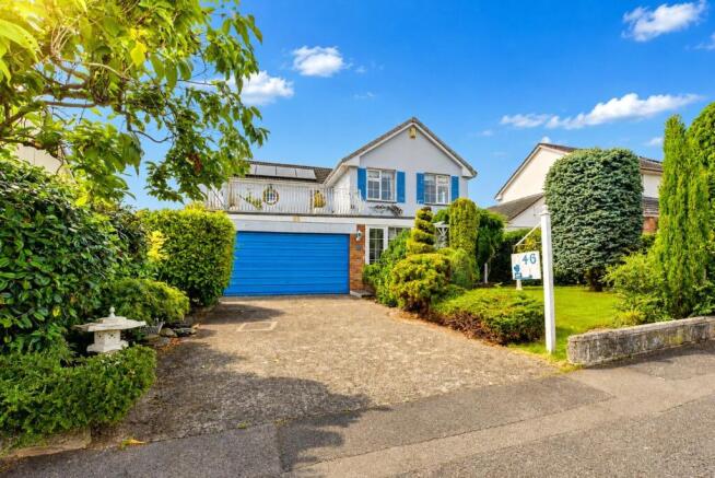 4 bed property, in Tudor Drive, £400,000