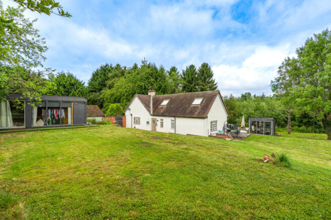 5 bed property, in Eardiston, £600,000