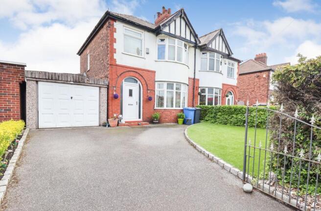 3 bed property, in Penketh Road, £250,000