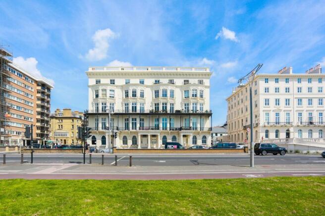 3 bed property, in Adelaide Mansions, £1,000,000