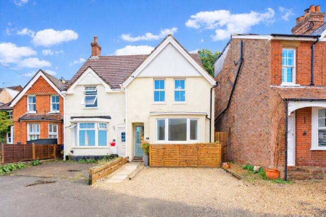 3 bed property, in 94 Lion Lane, £570,000