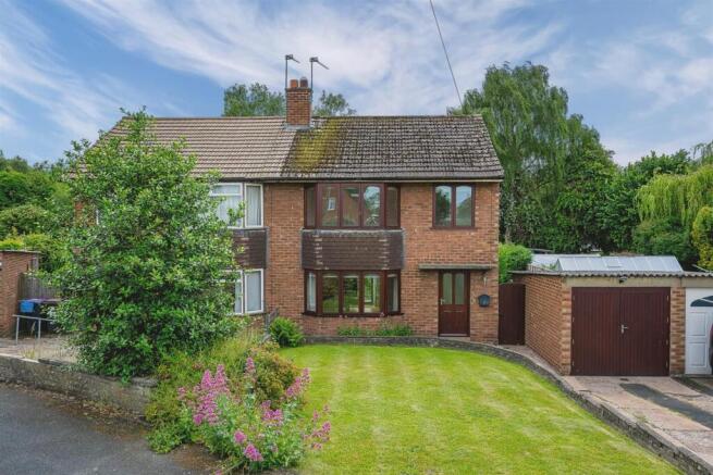 3 bed property, in Ewart Road, £250,000