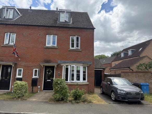 4 bed property, in Pascal Close, £280,000