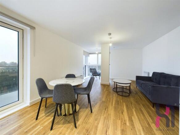 3 bed property, in Manchester Waters, £340,000