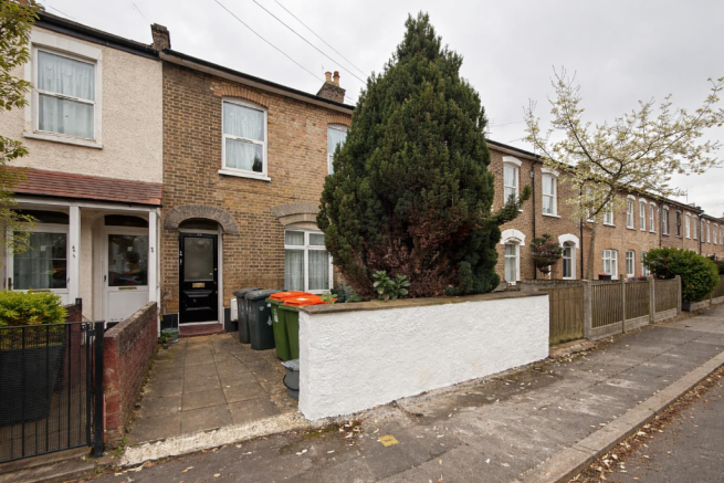 1 bed property, in Bignold Road, £350,000