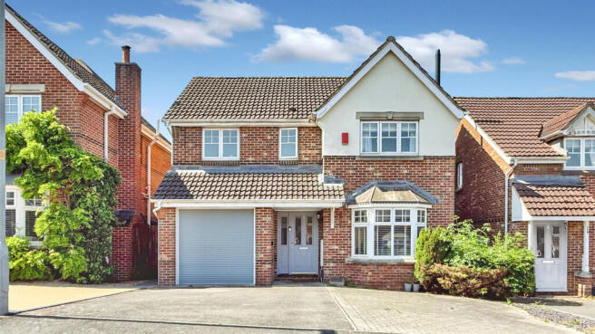 4 bed property, in Willoughby Close, £450,000
