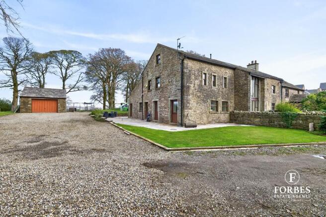 4 bed property, in Broken Stone Road, £750,000