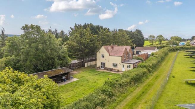 4 bed property, in Bristol Road, £595,000