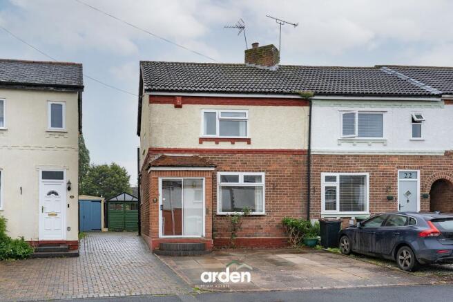2 bed property, in Latimer Road, £250,000
