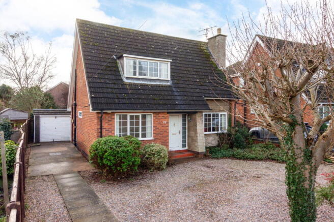 3 bed property, in Piper Drive, £379,950