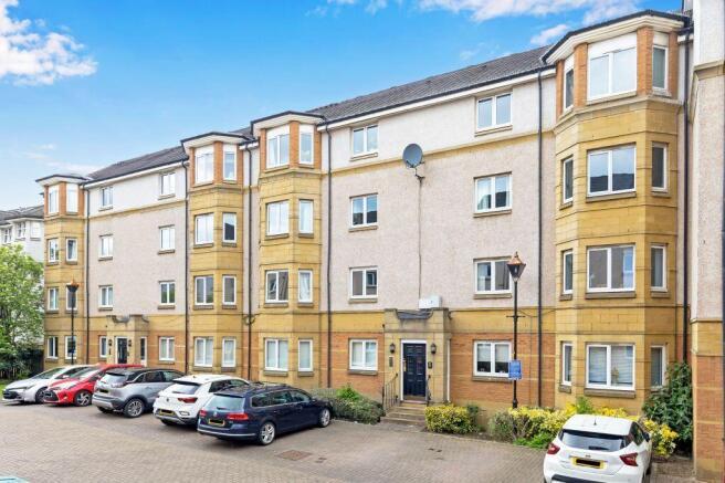 2 bed property, in 5/2 Duff Road, £240,000