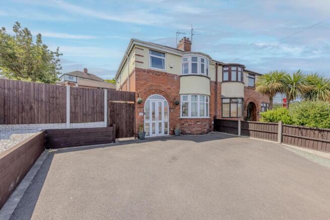 3 bed property, in Inglewood Drive, £245,000