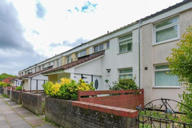 3 bed property, in Round Hey, £111,000