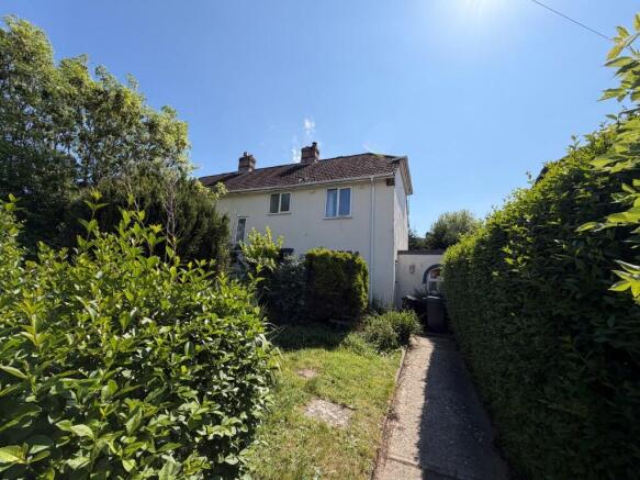 3 bed property, in Maclean Road, £185,000