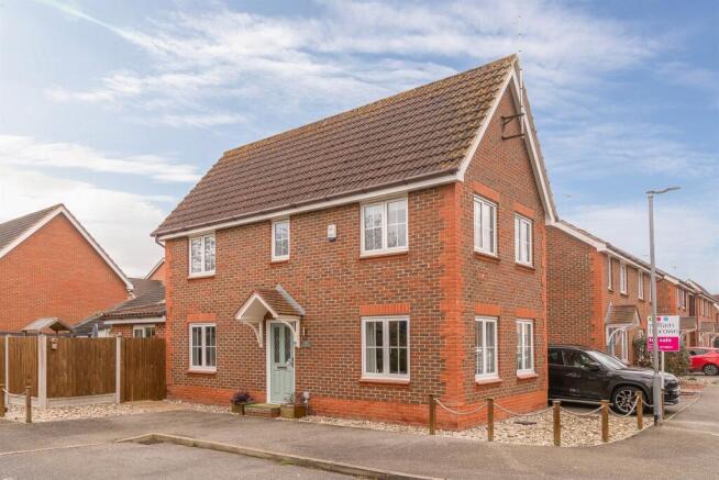 3 bed property, in Mercury Place, £375,000