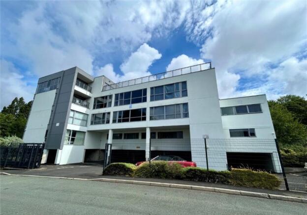 2 bed property, in City View, £75,000