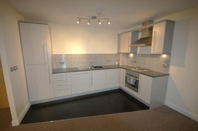 2 bed property, in Wren Nest Mill, £105,000