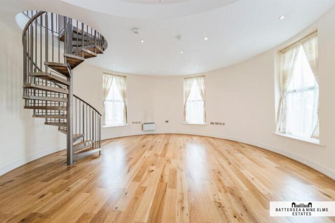 2 bed property, in Bridge Theatre Apartments, £725,000