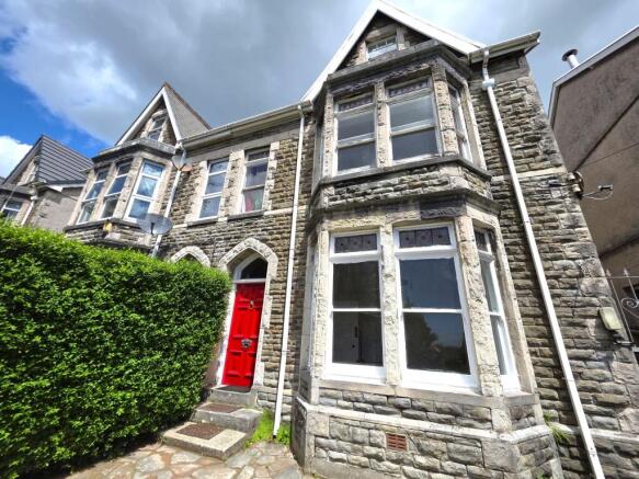 6 bed property, in Pentyla Baglan Road, £299,995