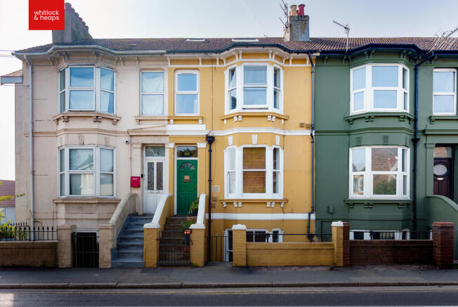 1 bed property, in Trafalgar Road, £220,000