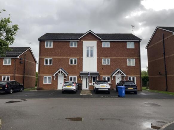 2 bed property, in 11 Apple Blossom Grove, £87,500