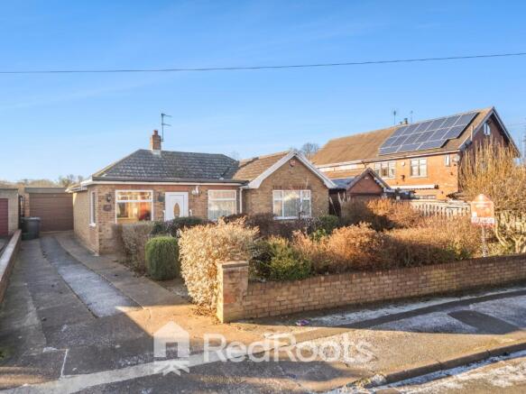 3 bed property, in Queens Court, £210,000