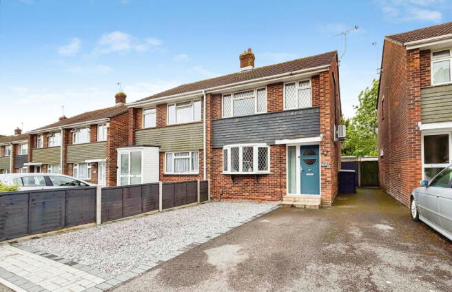 3 bed property, in Dyserth Close, £280,000