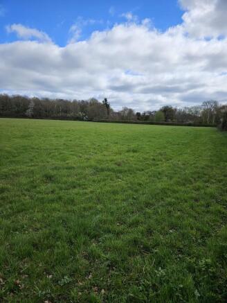 Land, in Copperkins Lane, £6,000