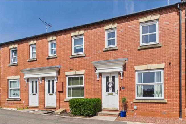 2 bed property, in Drovers Close, £187,500