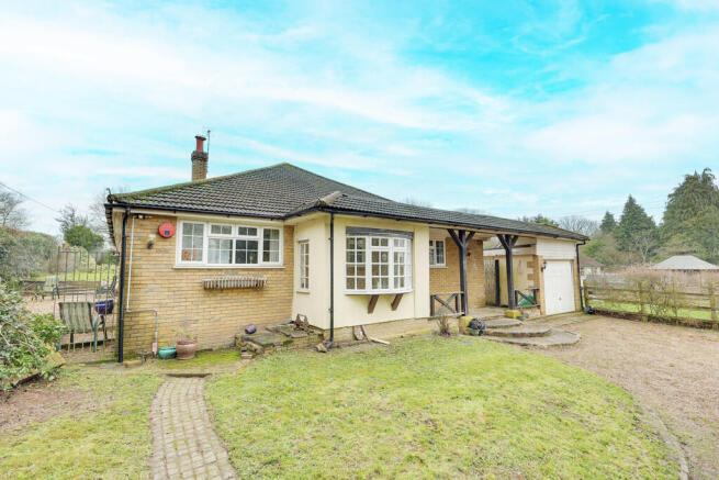 4 bed property, in Well Hill, £720,000