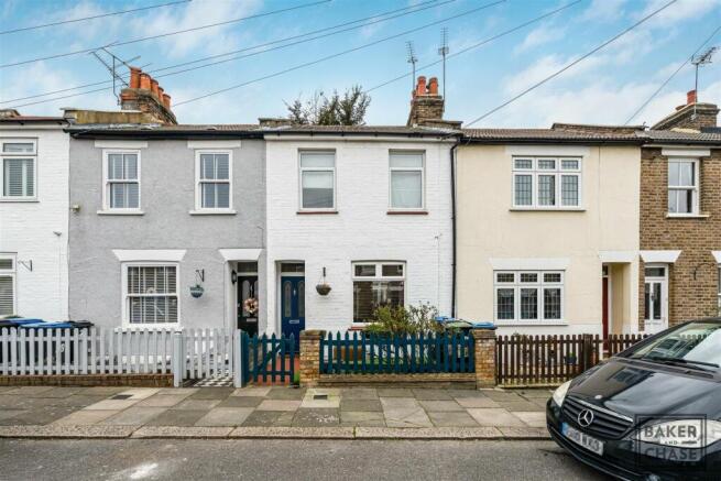 3 bed property, in Merton Road, £500,000