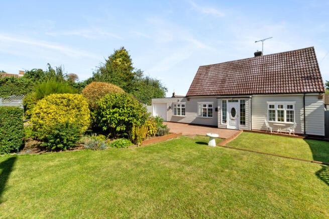 4 bed property, in The Village, £650,000