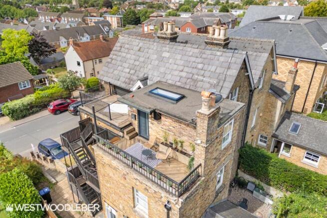2 bed property, in Collett Road, £325,000