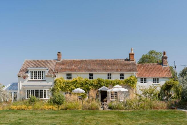 6 bed property, in Corton, £1,300,000