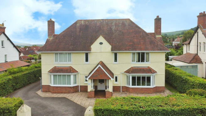 2 bed property, in Warden Court, £260,000