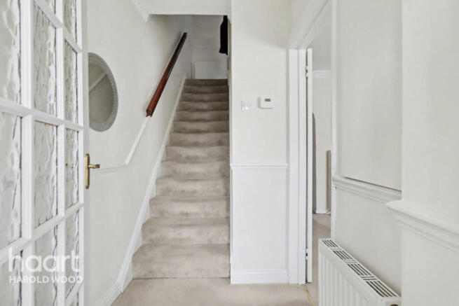 2 bed property, in Swindon Lane, £400,000