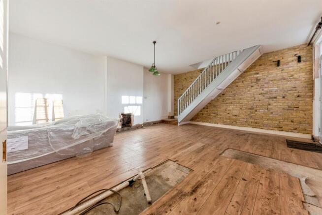 2 bed property, in Barrack Square, £110,000