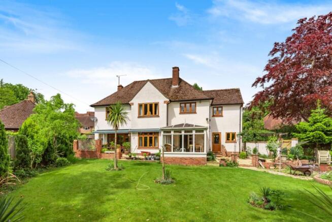 4 bed property, in Rectory Road, £900,000