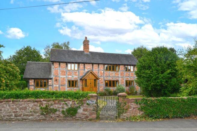 4 bed property, in Rose Farm, £1,000,000