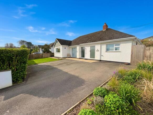 3 bed property, in Castle View Park, £625,000