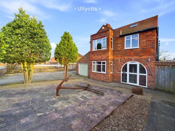 4 bed property, in Woodcock Road, £355,000