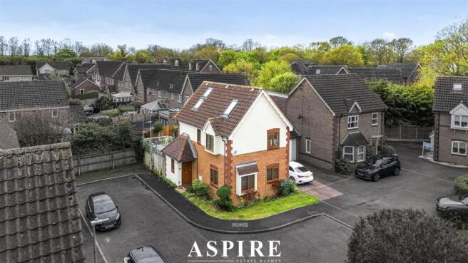 4 bed property, in Hill Top Rise, £550,000