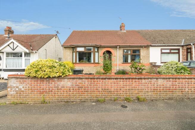 3 bed property, in Beech Road, £215,000