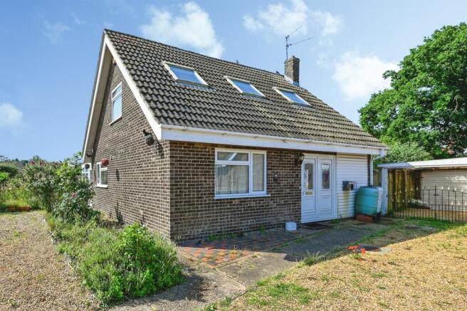 2 bed property, in The Grove, £280,000