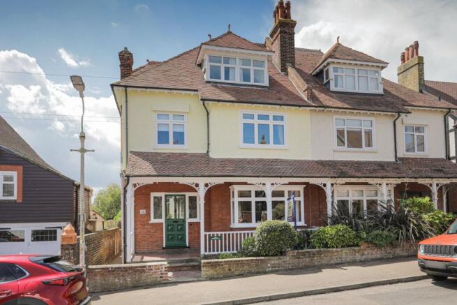 7 bed property, in Dickens Road, £850,000