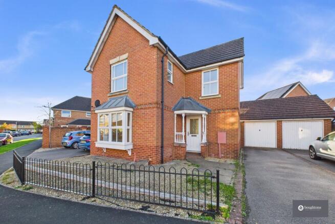 3 bed property, in Blackbird Close, £375,000
