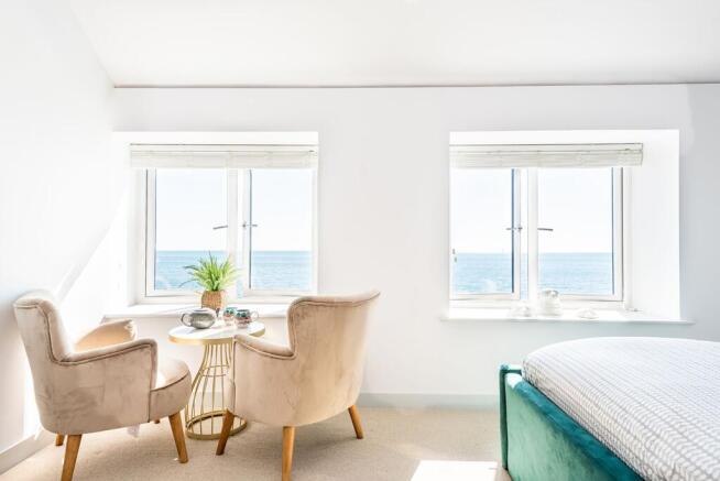 2 bed property, in Beesands, £475,000