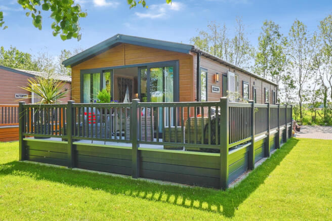 2 bed property, in The Meadows, £139,950